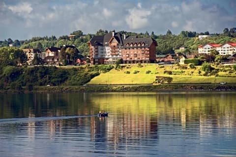 Hotel Wyndham Cumbres, Puerto Varas - 1